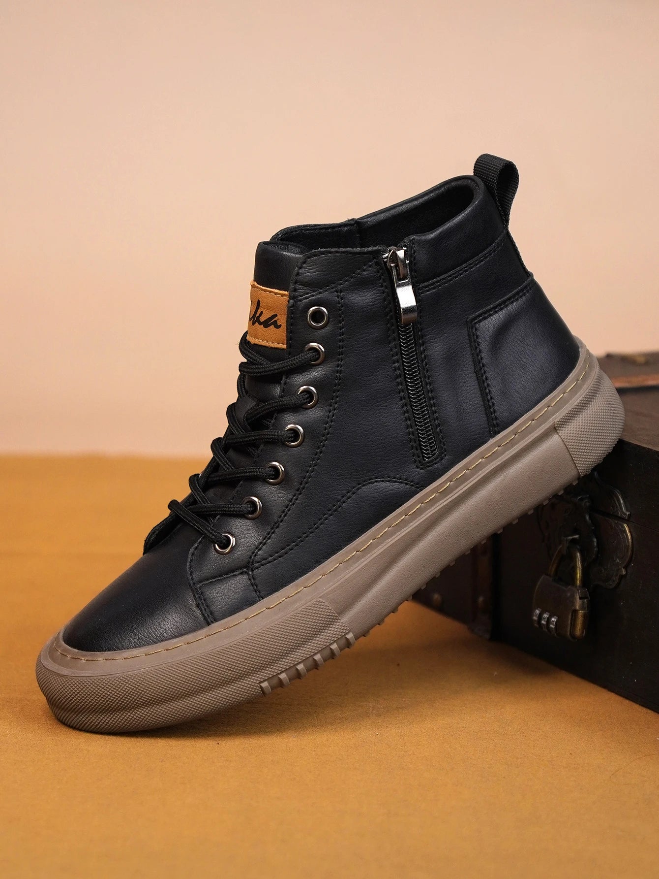 2024 Men's Spring & Fall White Shoes Men's New Trendy Versatile High-Top Sneakers Summer Fashion Casual Men's Shoes Breathable and Wear-Resistant Sneakers