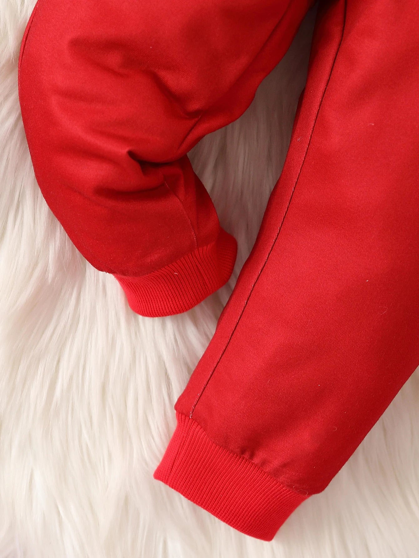 2-piece set of fashionable and cute round neck long sleeved star print hoodie and pants for baby boys, worn on Christmas Day