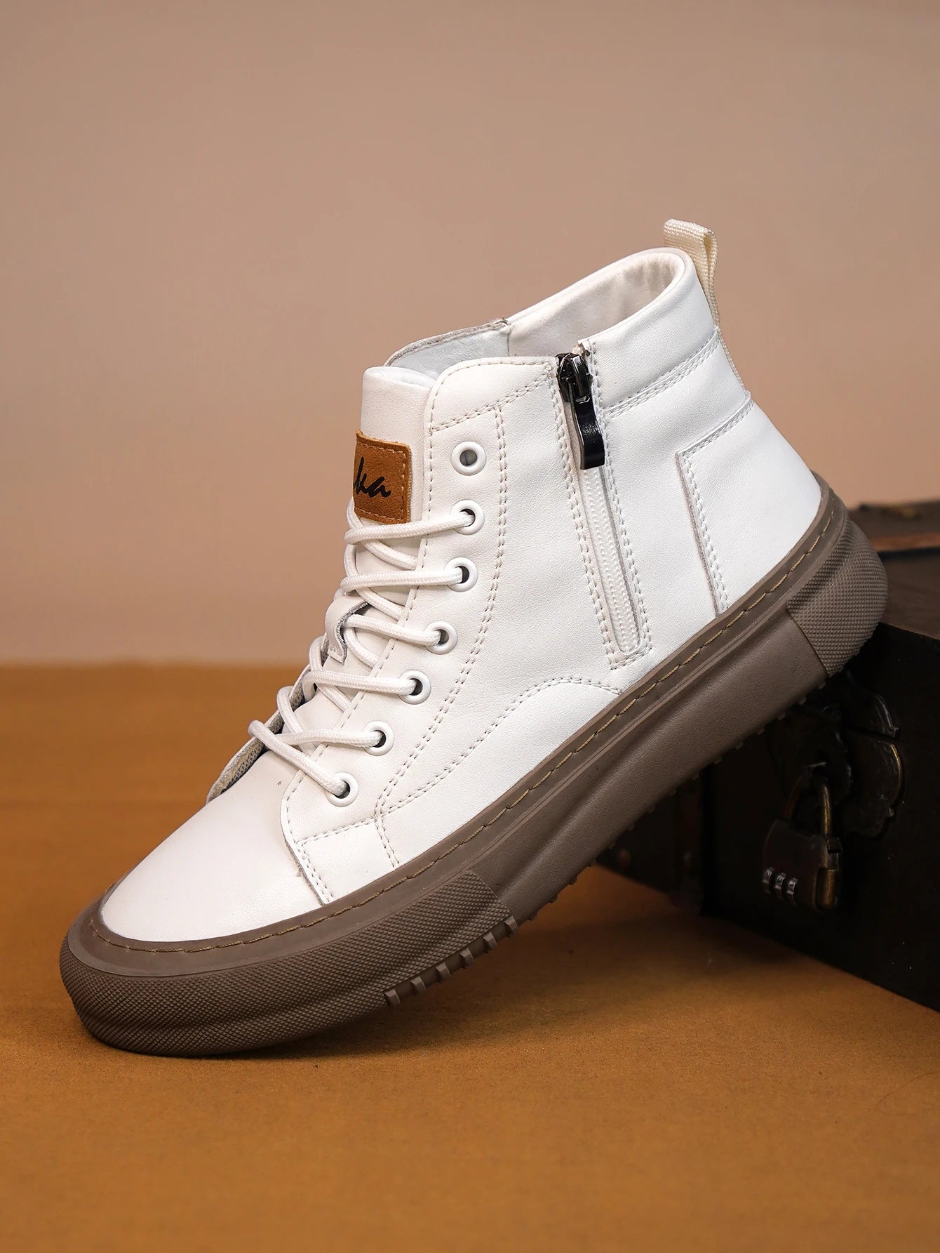 2024 Men's Spring & Fall White Shoes Men's New Trendy Versatile High-Top Sneakers Summer Fashion Casual Men's Shoes Breathable and Wear-Resistant Sneakers