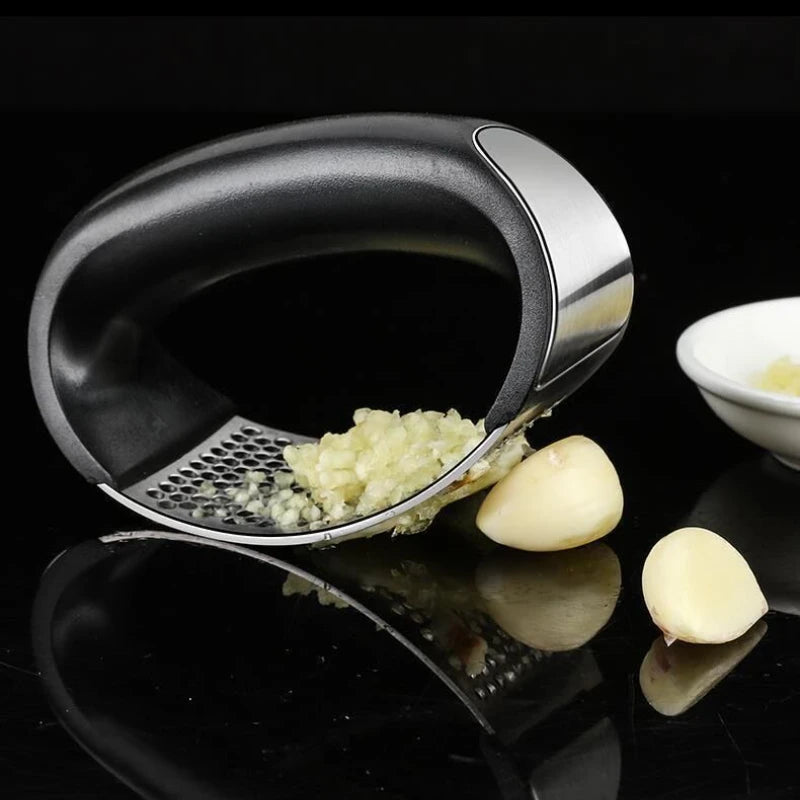 1Pcs Stainless Steel Garlic Press Crusher Manual Garlic Mincer Chopping Garlic Tool Home Garlic Masher Artifact Kitchen Gadget